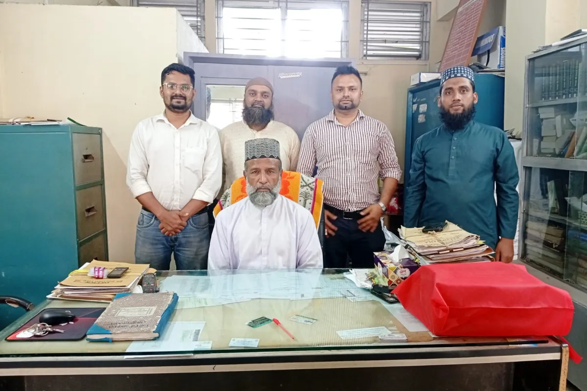 অধ্যক্ষ মহোদয়ের সাথে YANA IT এর টিম সদস্যবৃন্দ