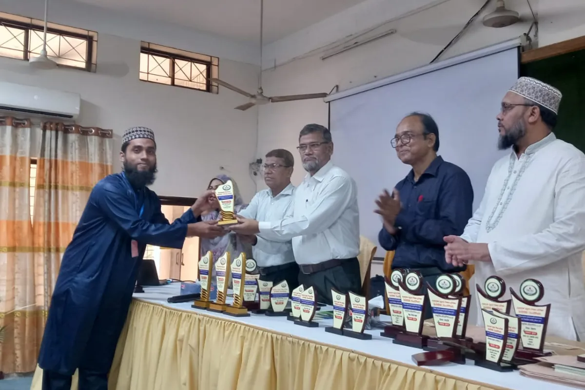 বিএমটিটি এ মাস ব্যাপি প্রশিক্ষণ কোর্সে  Principles Award of BMTTI সম্মাননা।